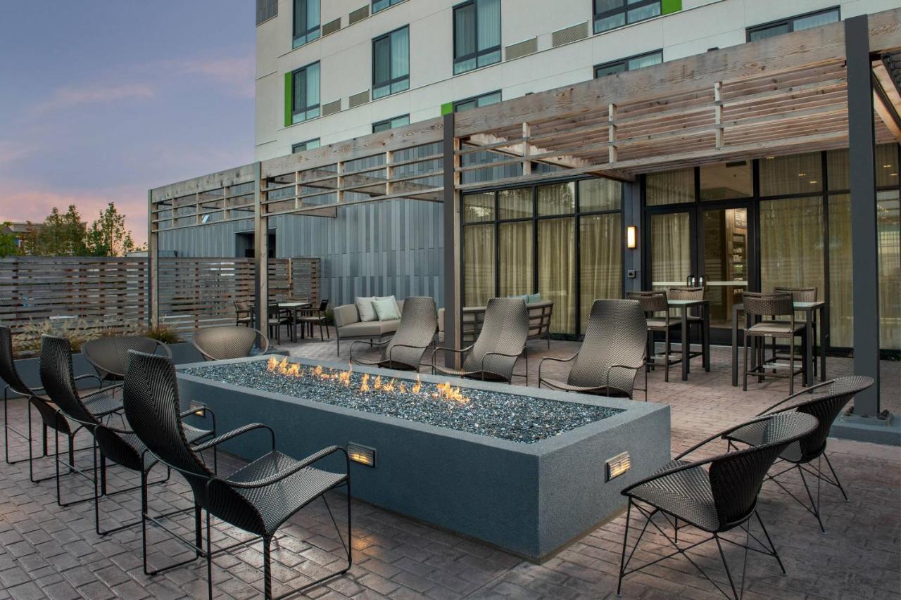 Hotel Courtyard Portland East Fairview Exterior foto